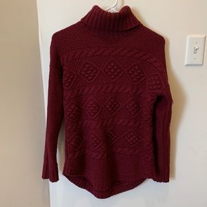 H&M barely worn turtleneck. Offers welcome!